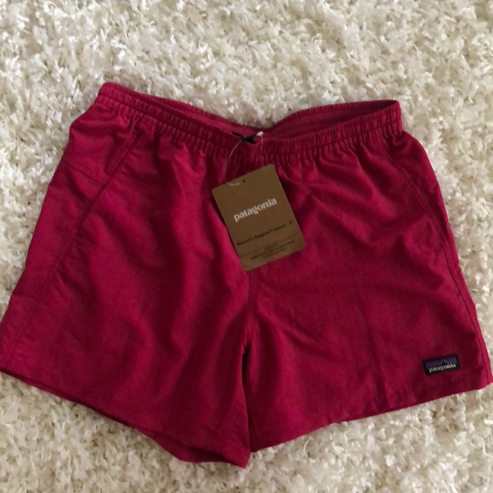 patagonia women’s baggies- 5” size S